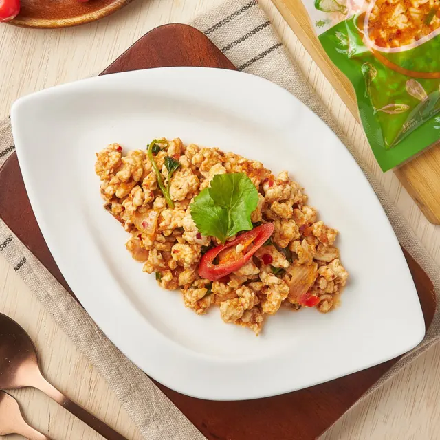 ไก่สับผัดซอสไข่เค็ม อาหารลดน้ำหนัก 160 kcal โปรตีน 25 กรัม