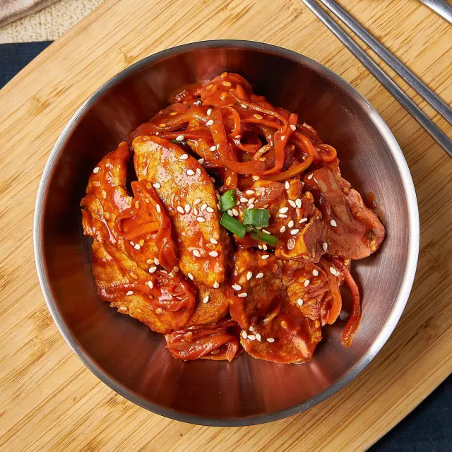 หมูผัดซอสเผ็ดเกาหลี อาหารลดน้ำหนัก 140 kcal โปรตีน 19 กรัม