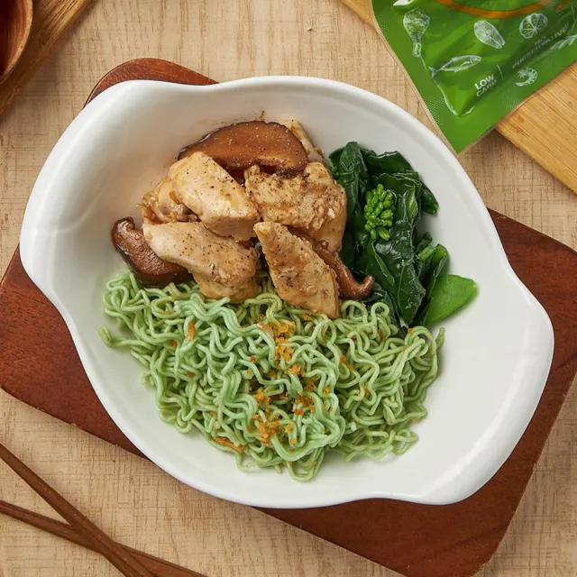 บะหมี่หยกแห้งไก่อบ อาหารลดน้ำหนัก 280 kcal โปรตีน 26 กรัม