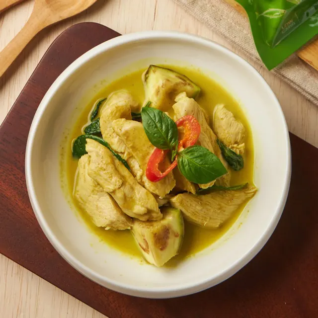เขียวหวานไก่นุ่ม อาหารลดน้ำหนัก 150 kcal โปรตีน 26 กรัม